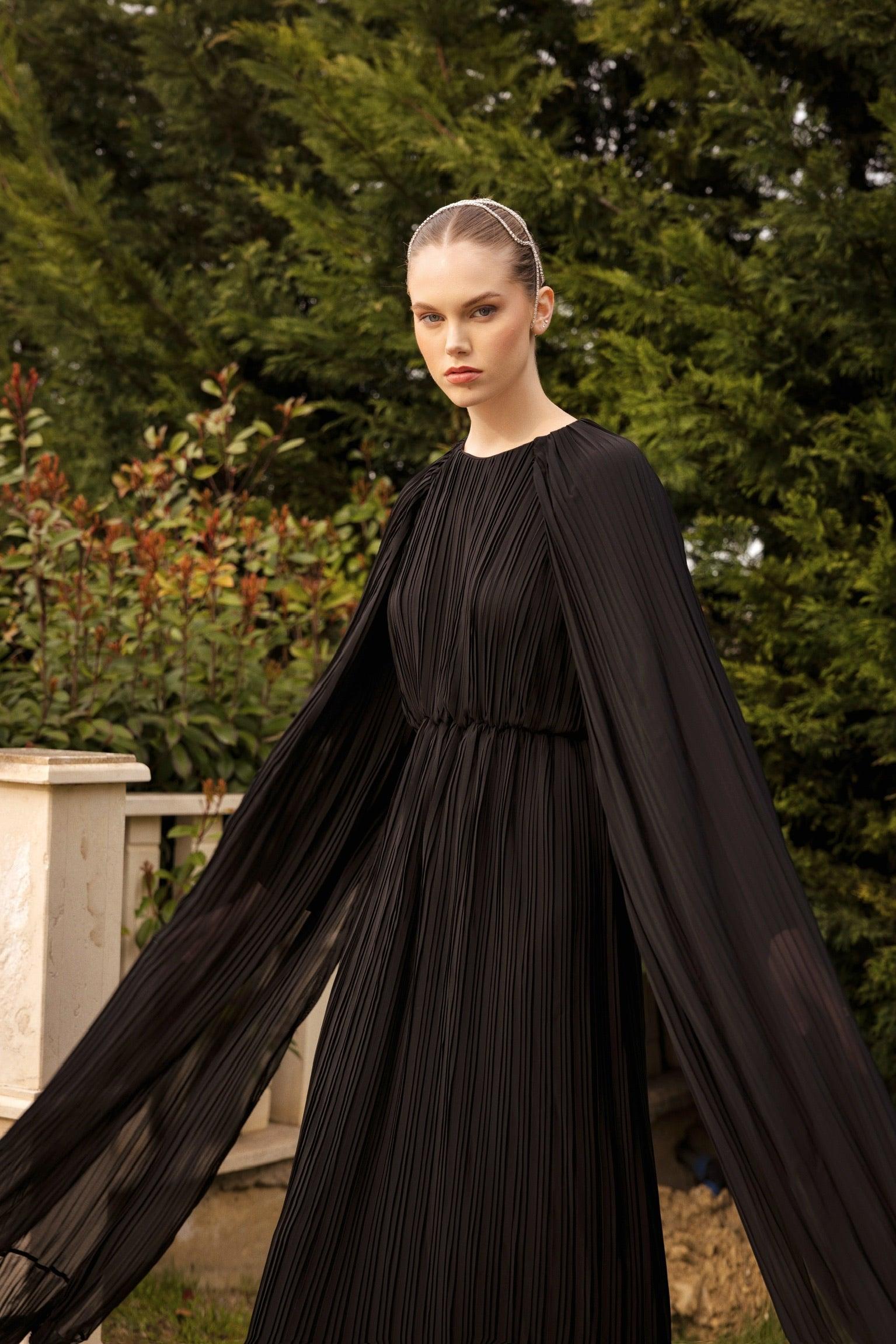 Lauren Siyah Pelerinli Abiye Elbise - MyRentalDress